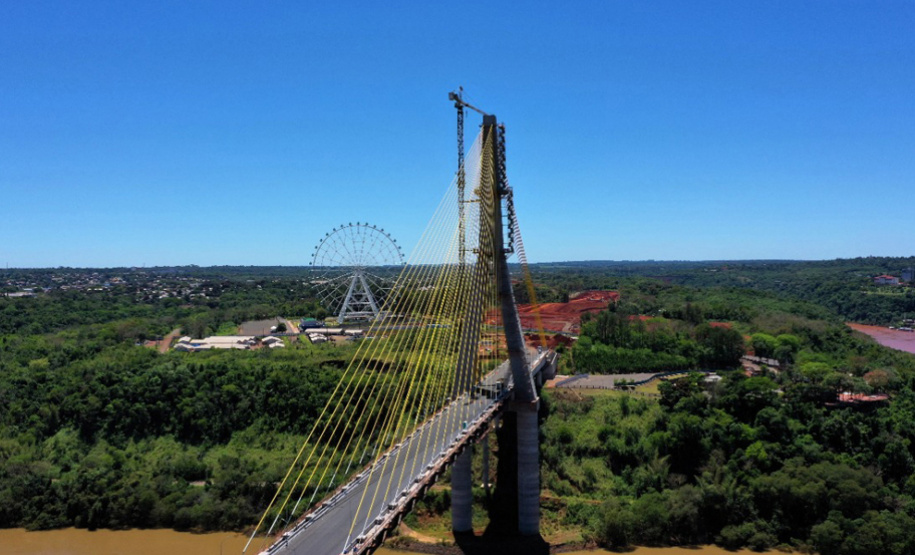 Nova ponte Brasil-Paraguai, em Foz do Iguaçu, está quase finalizada