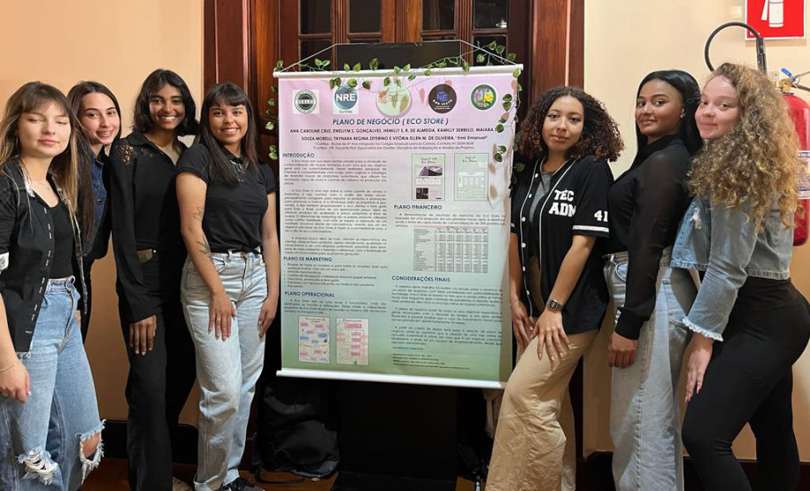 Prestes a se formarem, alunos do técnico em Administração apresentam planos de negócio