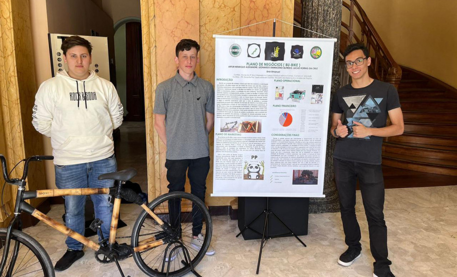 Prestes a se formarem, alunos do técnico em Administração apresentam planos de negócio