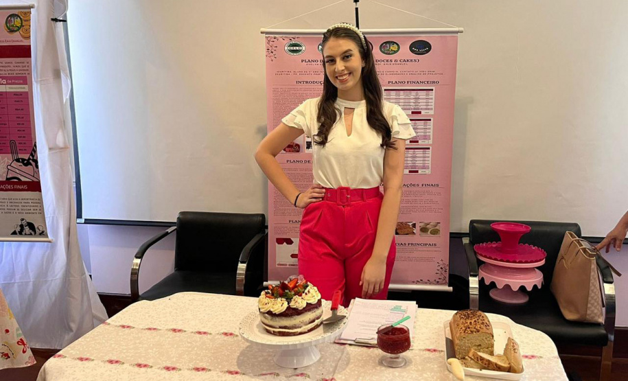 Prestes a se formarem, alunos do técnico em Administração apresentam planos de negócio