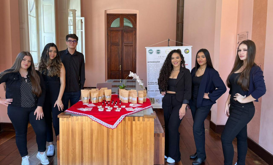 Prestes a se formarem, alunos do técnico em Administração apresentam planos de negócio