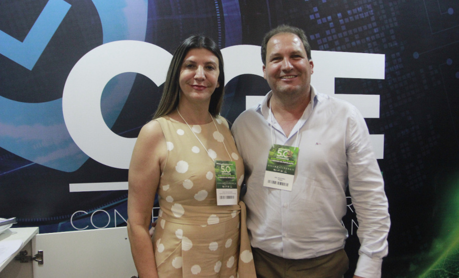 Prefeitos assinam adesão ao Controla Paraná durante o Governo 5.0 em Foz