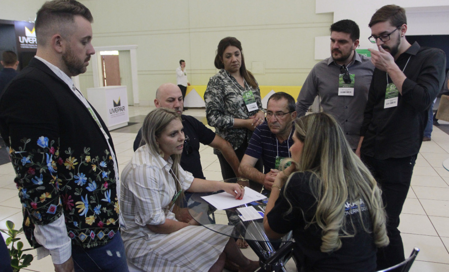 Prefeitos assinam adesão ao Controla Paraná durante o Governo 5.0 em Foz