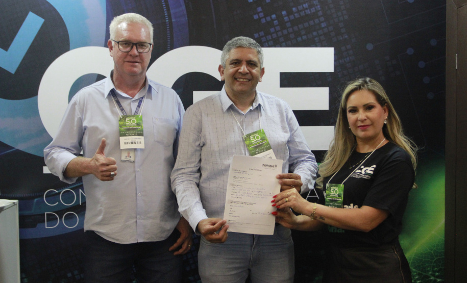 Prefeitos assinam adesão ao Controla Paraná durante o Governo 5.0 em Foz