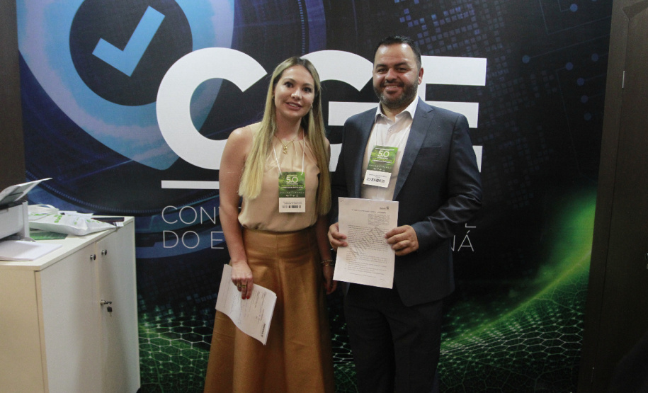 Prefeitos assinam adesão ao Controla Paraná durante o Governo 5.0 em Foz