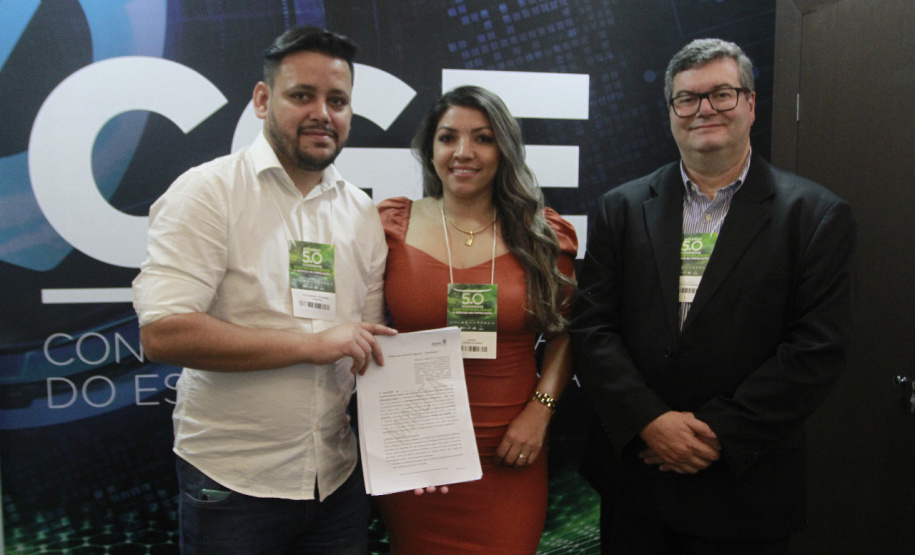 Prefeitos assinam adesão ao Controla Paraná durante o Governo 5.0 em Foz