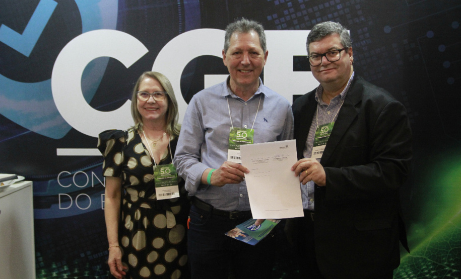 Prefeitos assinam adesão ao Controla Paraná durante o Governo 5.0 em Foz