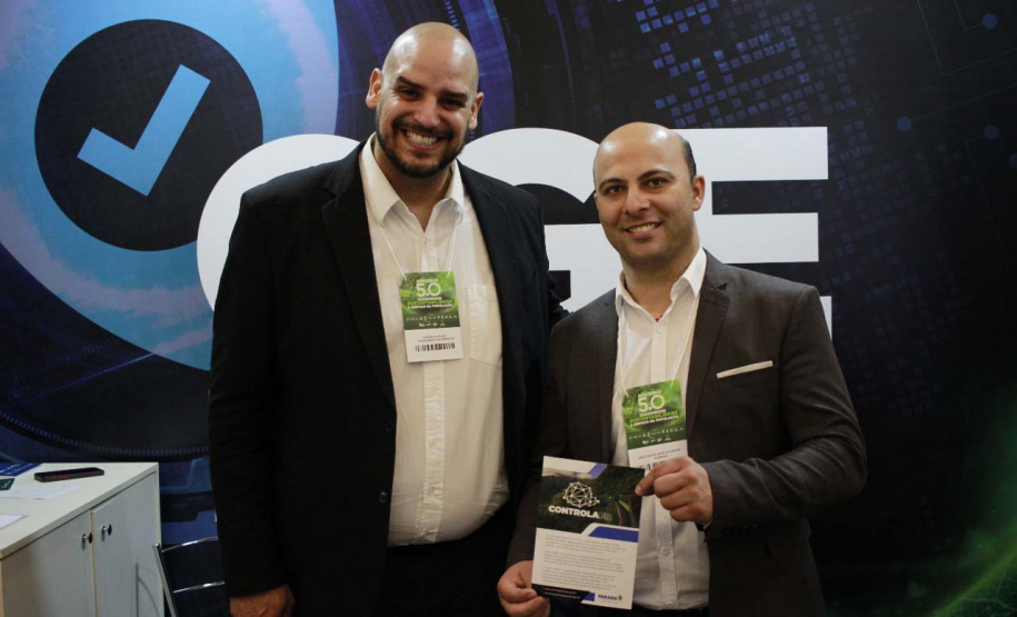 Prefeitos assinam adesão ao Controla Paraná durante o Governo 5.0 em Foz