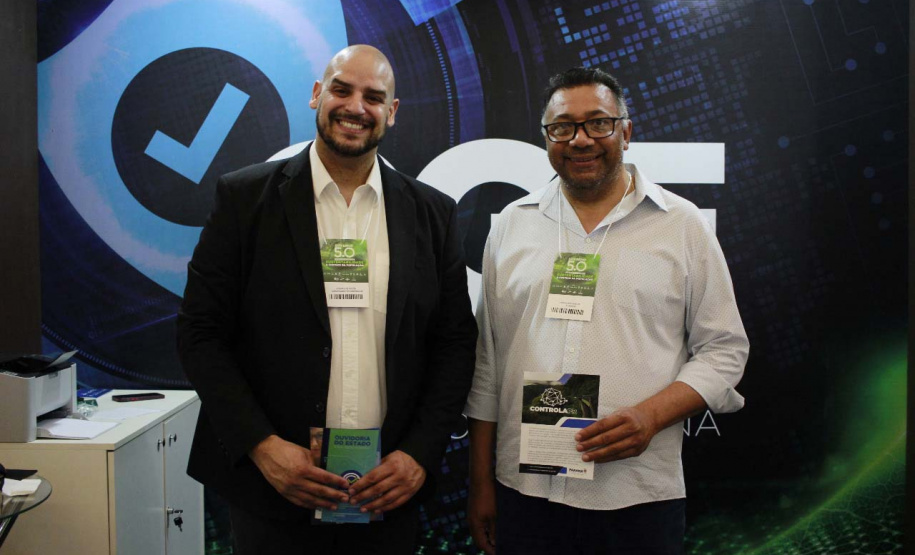 Prefeitos assinam adesão ao Controla Paraná durante o Governo 5.0 em Foz