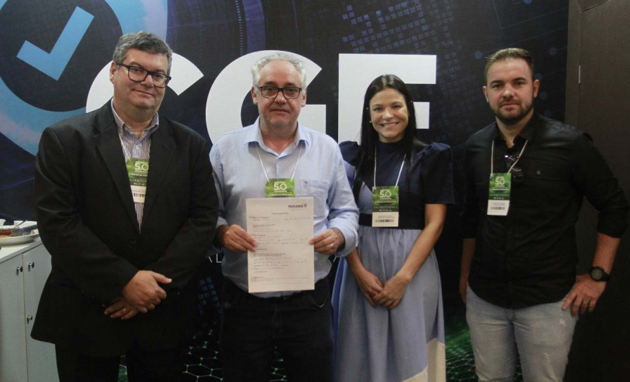 Prefeitos assinam adesão ao Controla Paraná durante o Governo 5.0 em Foz