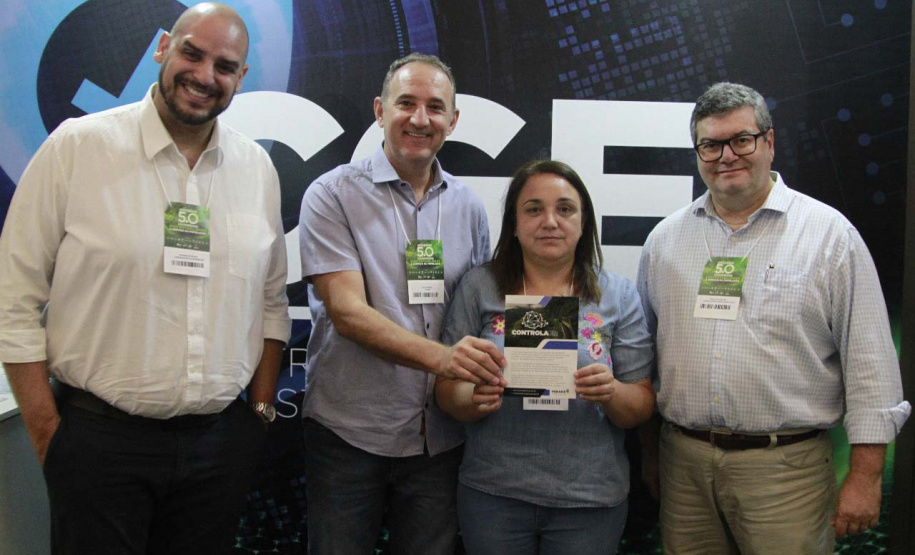 Prefeitos assinam adesão ao Controla Paraná durante o Governo 5.0 em Foz