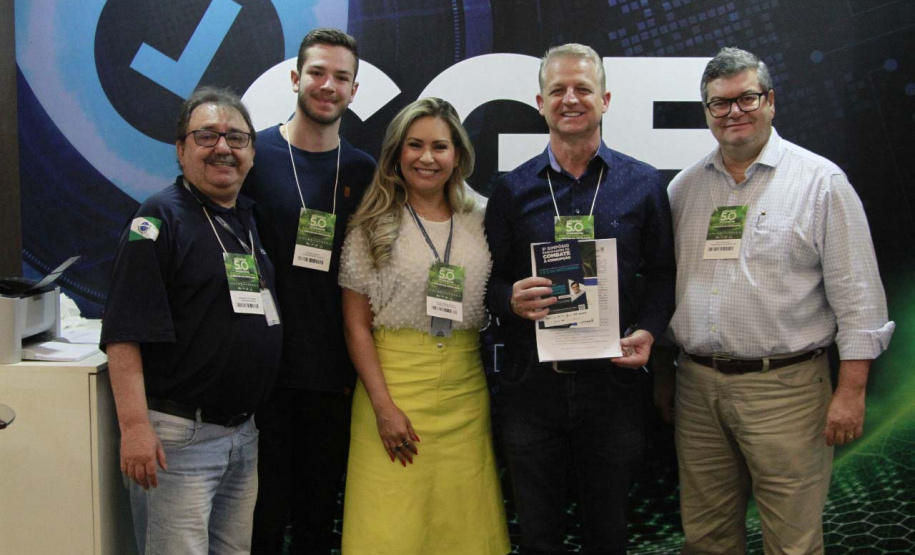 Prefeitos assinam adesão ao Controla Paraná durante o Governo 5.0 em Foz