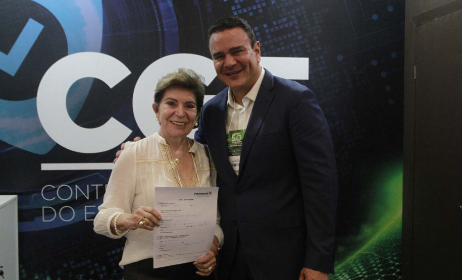 Prefeitos assinam adesão ao Controla Paraná durante o Governo 5.0 em Foz