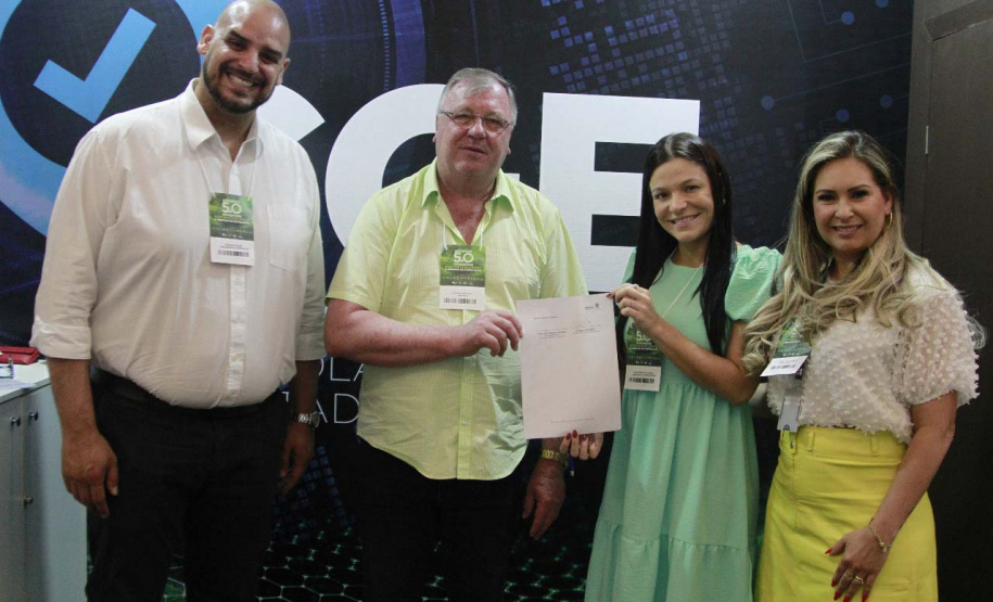 Prefeitos assinam adesão ao Controla Paraná durante o Governo 5.0 em Foz