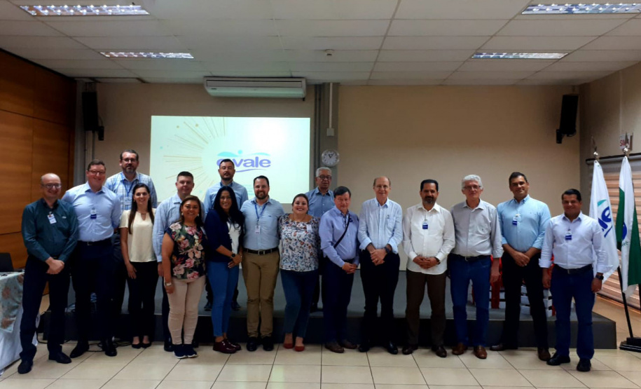 Embaixadores conhecem agroindústria paranaense