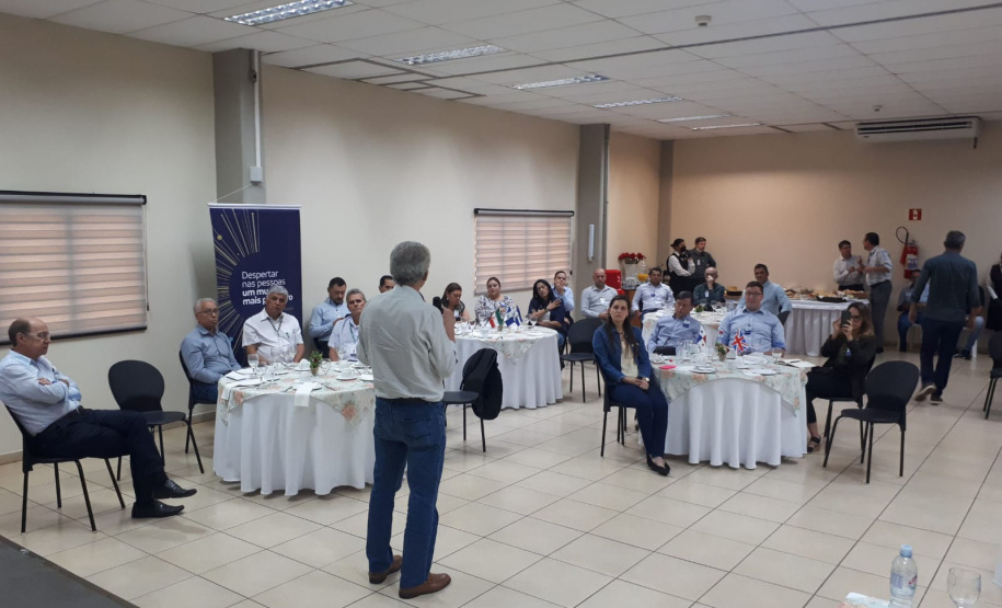 Embaixadores conhecem agroindústria paranaense