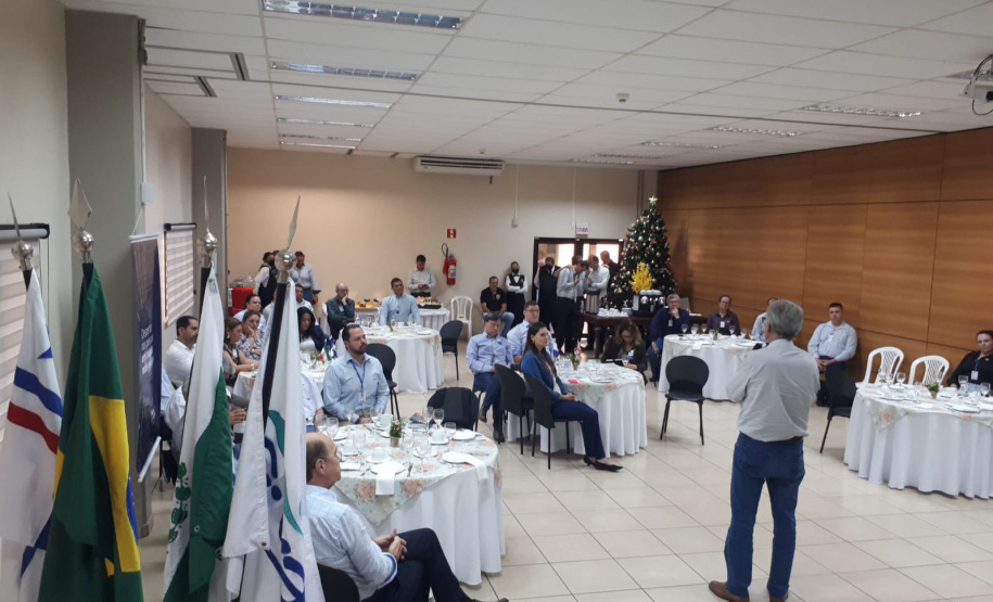 Embaixadores conhecem agroindústria paranaense