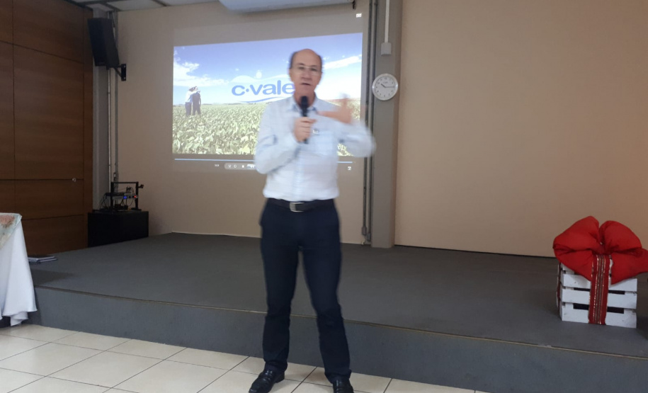 Embaixadores conhecem agroindústria paranaense