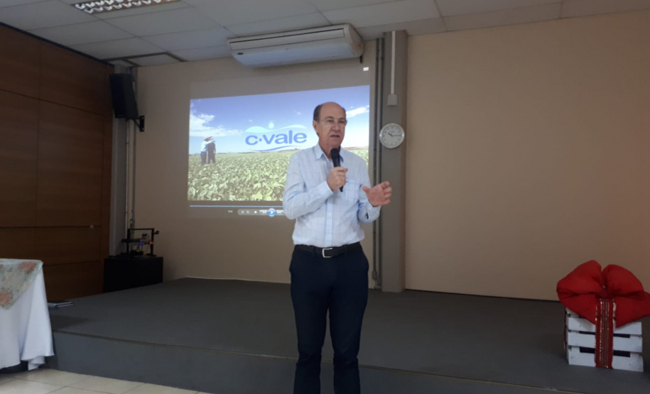 Embaixadores conhecem agroindústria paranaense