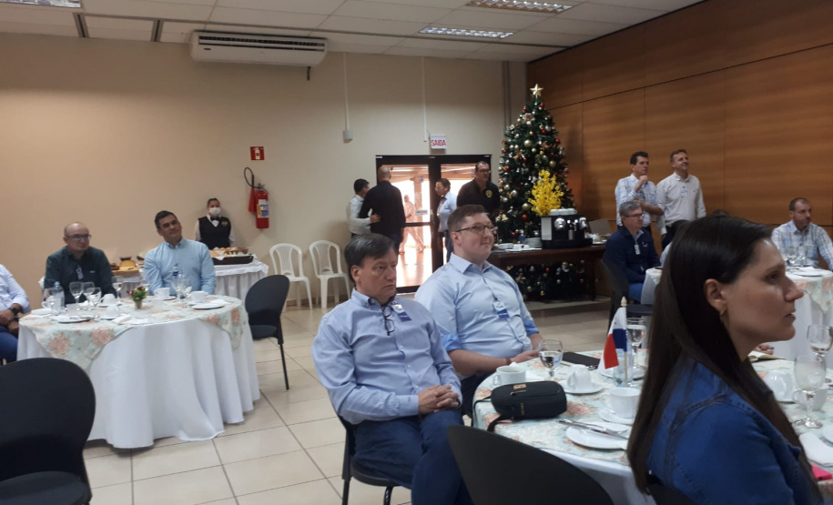 Embaixadores conhecem agroindústria paranaense