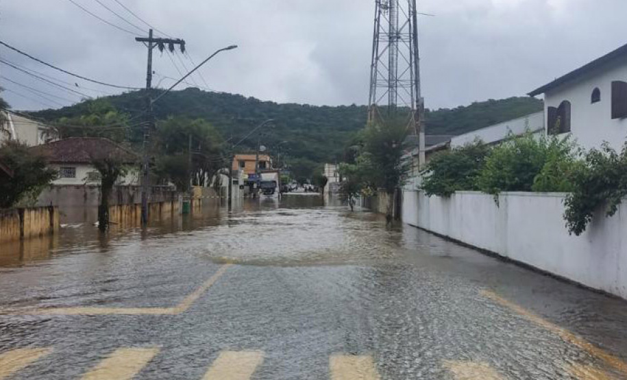 PCPR recebe doações para famílias afetadas pelas chuvas em Morretes