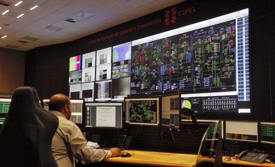 Programas de modernização da rede e novas subestações beneficiaram paranaenses em 2022