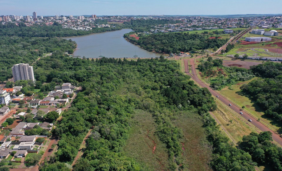 Voluntários limpam e preservam Rio Cascavel