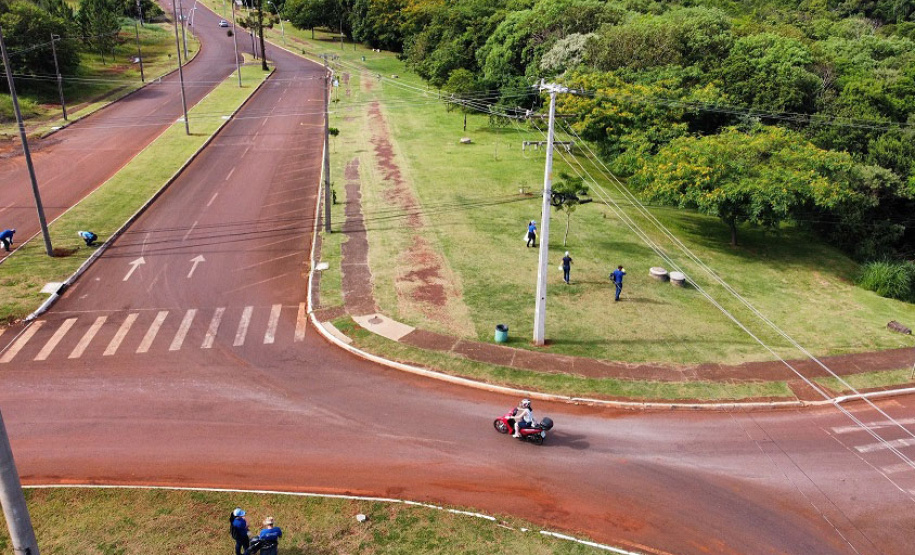 Voluntários limpam e preservam Rio Cascavel