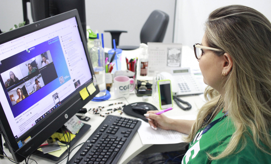 CGE promove debate sobre combate à corrupção e lança cartilha para orientar cidadãos