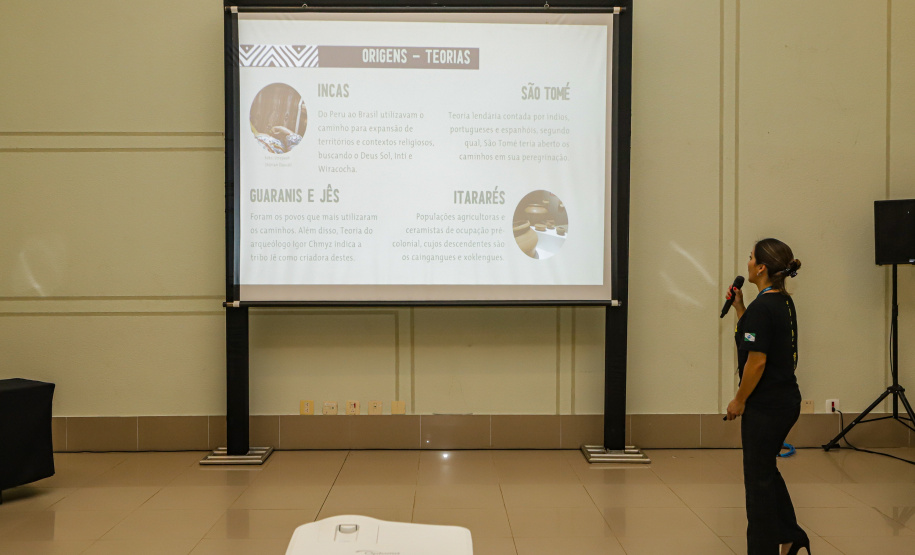 Foz do Iguaçu, 01 de dezembro de 2022 - Apresentação do Caminhos do Piabiru durante o Festival Internacional das Cataratas. Foto: Roberto Dziura Jr./AEN