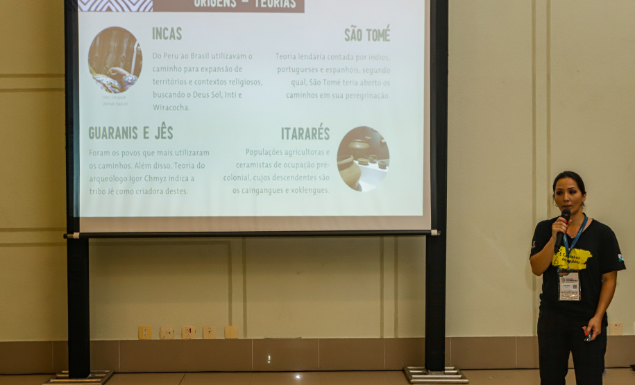 Foz do Iguaçu, 01 de dezembro de 2022 - Apresentação do Caminhos do Piabiru durante o Festival Internacional das Cataratas. Foto: Roberto Dziura Jr./AEN