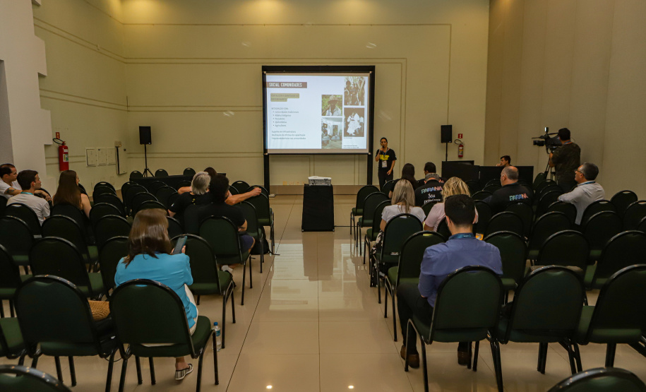 Foz do Iguaçu, 01 de dezembro de 2022 - Apresentação do Caminhos do Piabiru durante o Festival Internacional das Cataratas. Foto: Roberto Dziura Jr./AEN