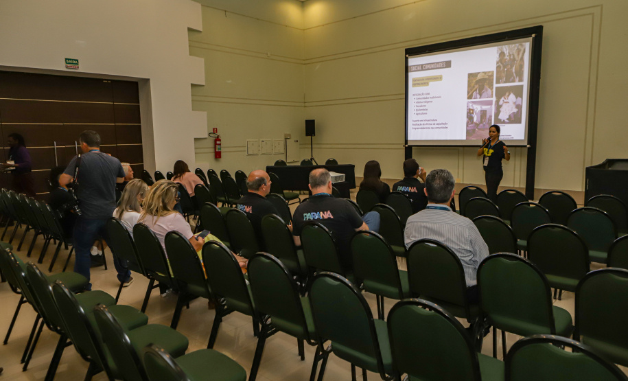Foz do Iguaçu, 01 de dezembro de 2022 - Apresentação do Caminhos do Piabiru durante o Festival Internacional das Cataratas. Foto: Roberto Dziura Jr./AEN