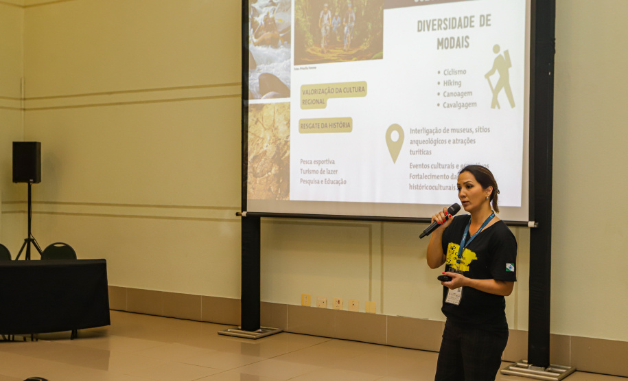 Foz do Iguaçu, 01 de dezembro de 2022 - Apresentação do Caminhos do Piabiru durante o Festival Internacional das Cataratas. Foto: Roberto Dziura Jr./AEN