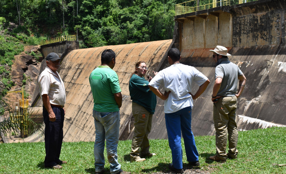Caingangues visitam Usina Apucaraninha e preparam material bilíngue sobre segurança