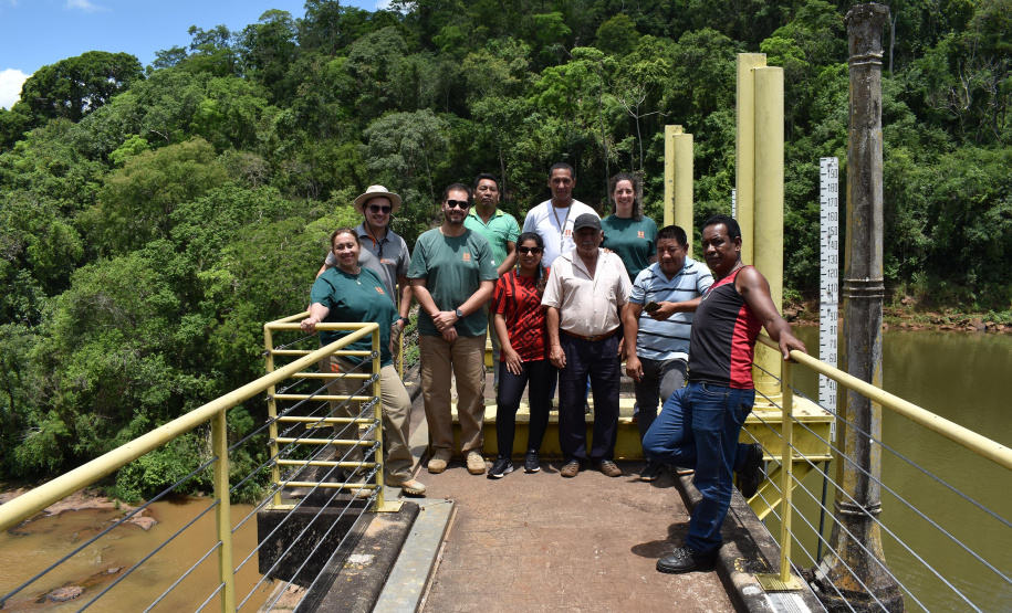 Caingangues visitam Usina Apucaraninha e preparam material bilíngue sobre segurança