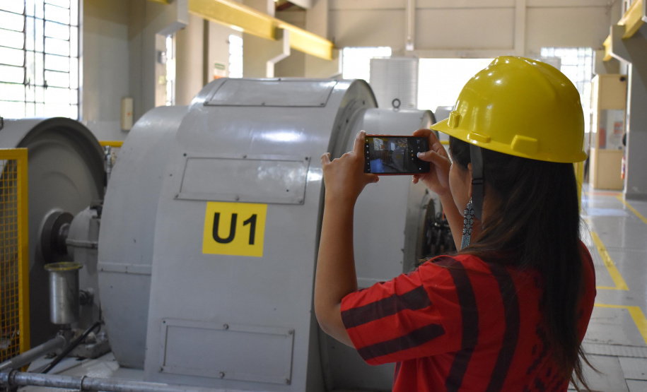 Caingangues visitam Usina Apucaraninha e preparam material bilíngue sobre segurança
