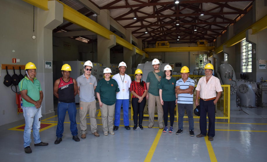 Caingangues visitam Usina Apucaraninha e preparam material bilíngue sobre segurança