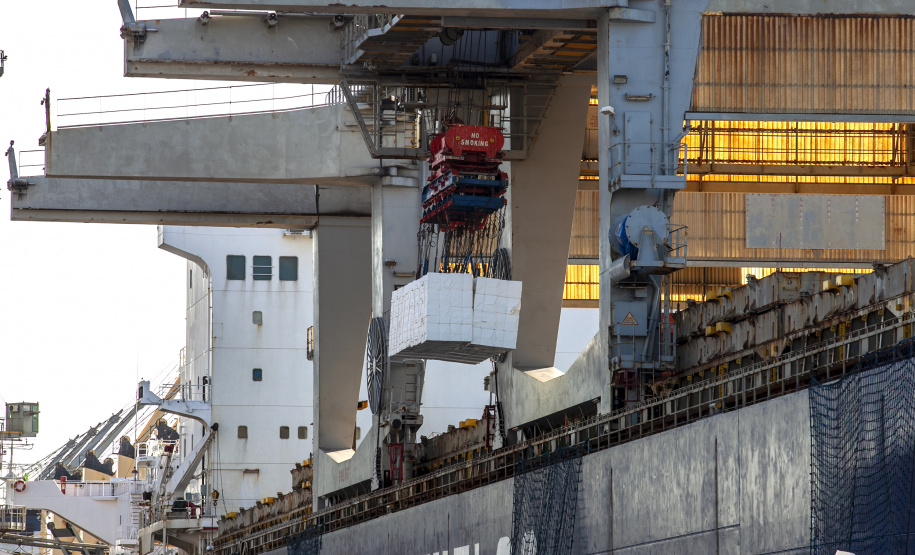 Movimentação dos portos do Paraná passa das 54 milhões de toneladas