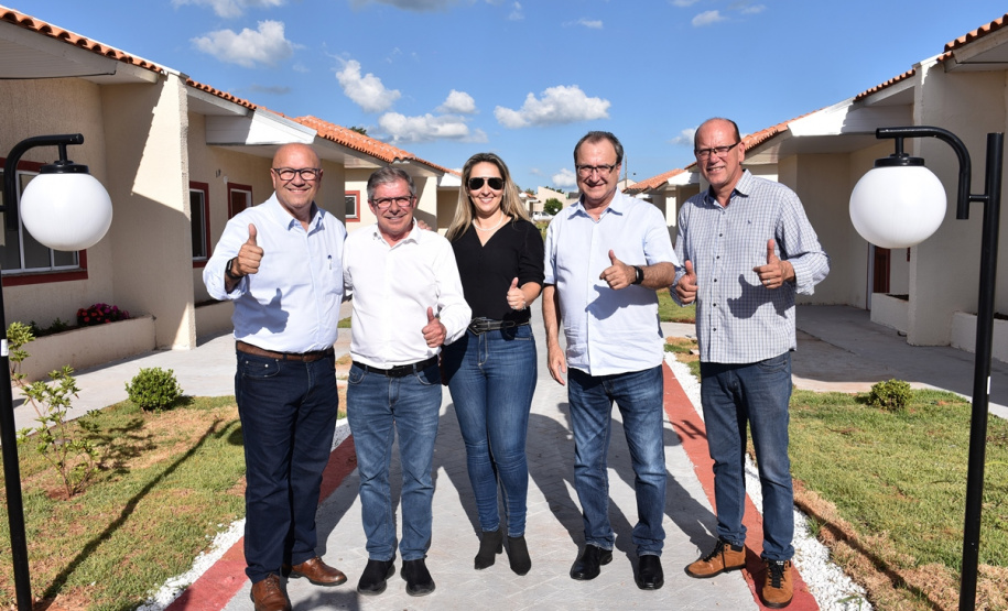 Governo do Paraná inaugura condomínio do idoso de Cornélio Procópio