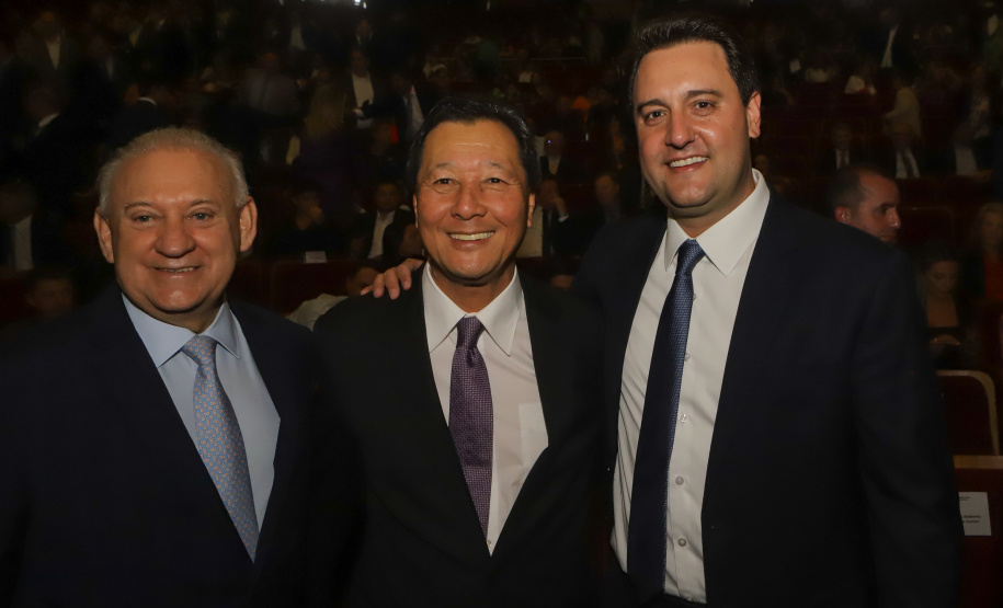 Ratinho Junior é diplomado, agradece paranaenses e prevê nova gestão com grandes resultados