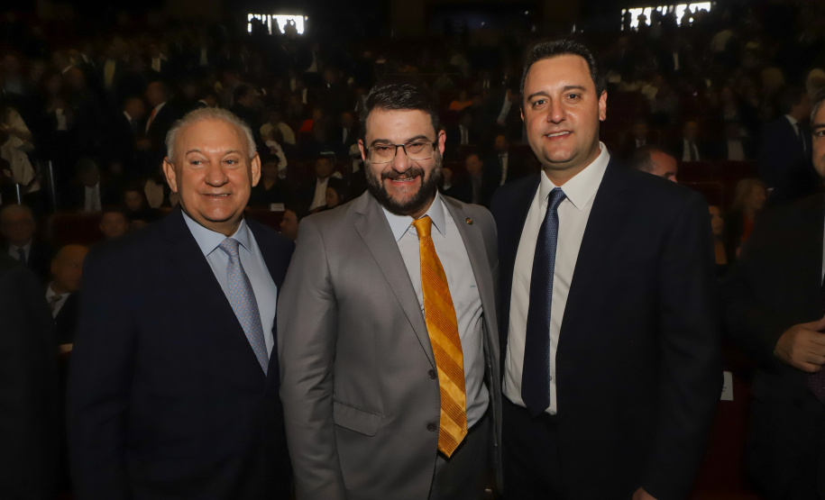 Ratinho Junior é diplomado, agradece paranaenses e prevê nova gestão com grandes resultados