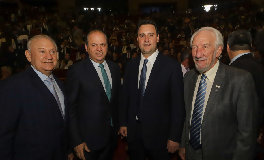 Ratinho Junior é diplomado, agradece paranaenses e prevê nova gestão com grandes resultados