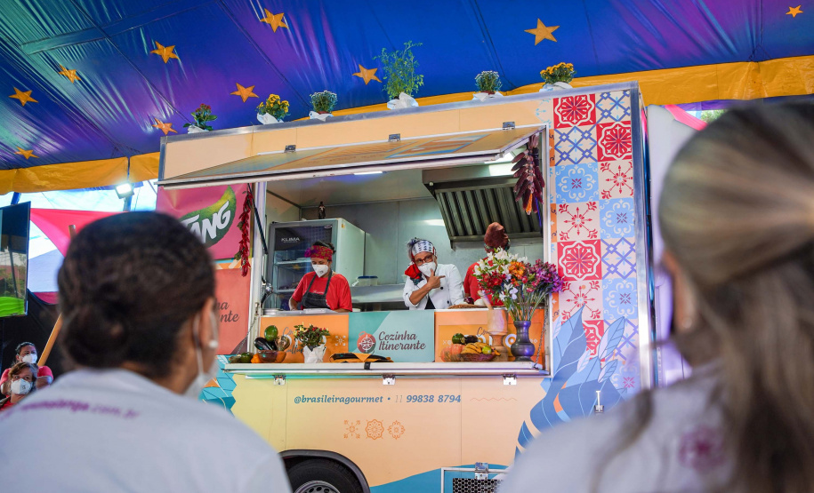 Merendeiras da rede estadual participam de capacitação para novas técnicas culinárias