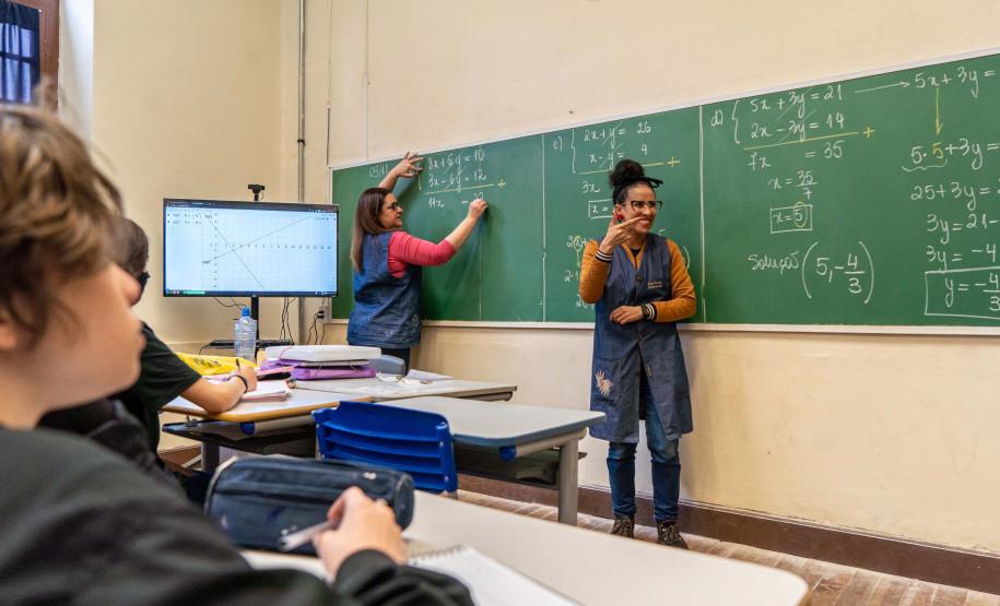 Rede estadual do Paraná tem 349 alunos premiados na Olimpíada Brasileira de Matemática das Escolas Públicas