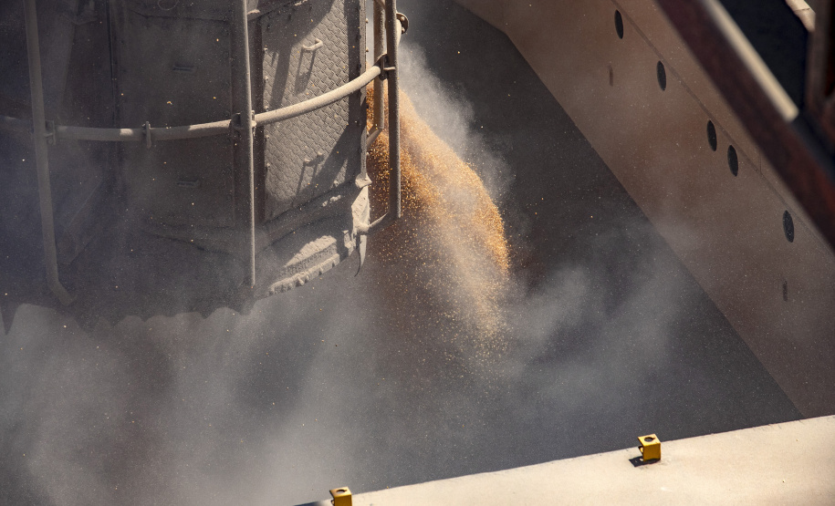 Porto de Paranaguá tem alta de 11,73% nas movimentações de grãos pelo Corredor Leste
