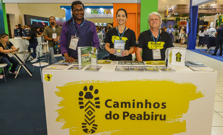 Foz do Iguaçu, 01 de dezembro de 2022 - Apresentação do Caminhos do Piabiru durante o Festival Internacional das Cataratas. Foto: Roberto Dziura Jr./AEN