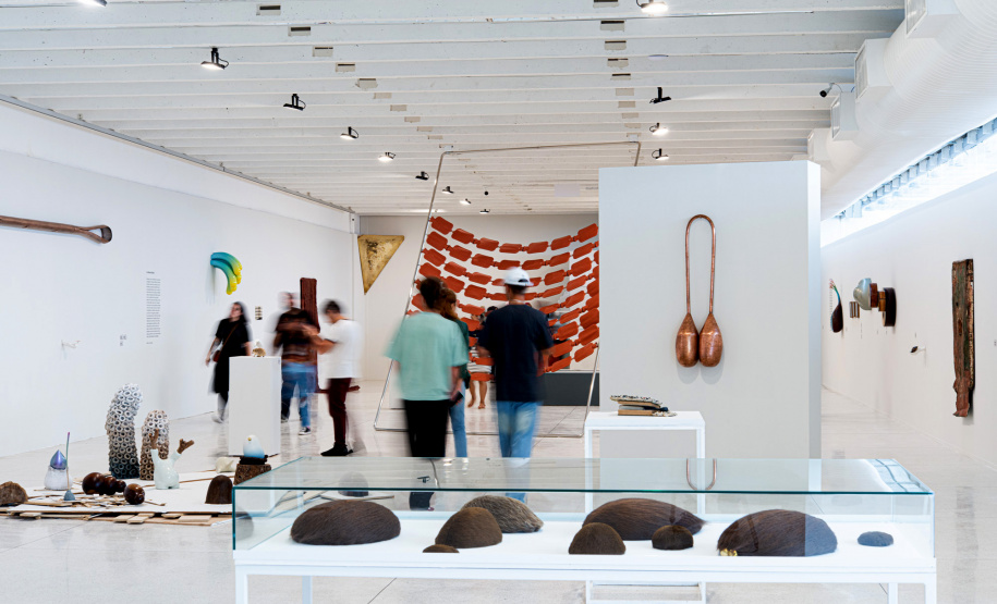 MON realiza oficina com o artista Bruno Marcelino