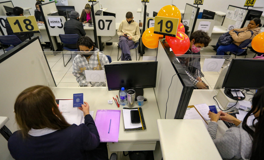 Mutirões e intermediação qualificada impulsionaram geração de empregos no Paraná