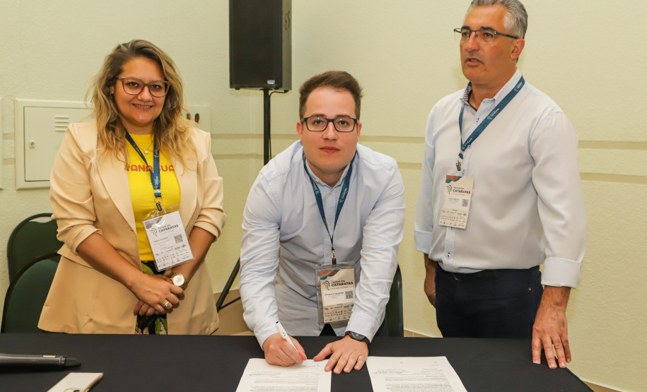 Ampliação do turismo religioso no Paraná é pauta de encontro técnico em Foz do Iguaçu